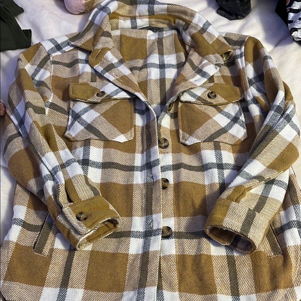 Tan and White Button Down jack with Classic Design